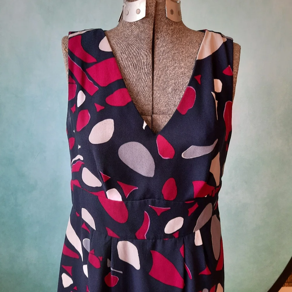 Dress - Picture 5 of 6